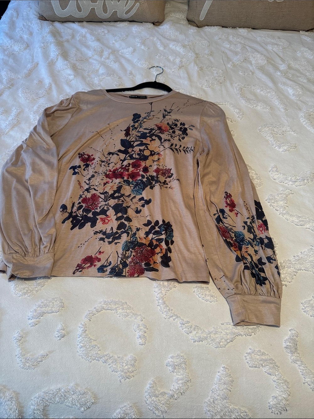 SHEIN Beige Floral Long Sleeve Top with Puff Sleeves